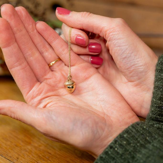 Small Acorn Ashes Pendant 9ct Gold