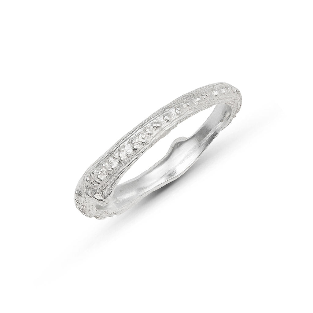 Ivy stem wedding band