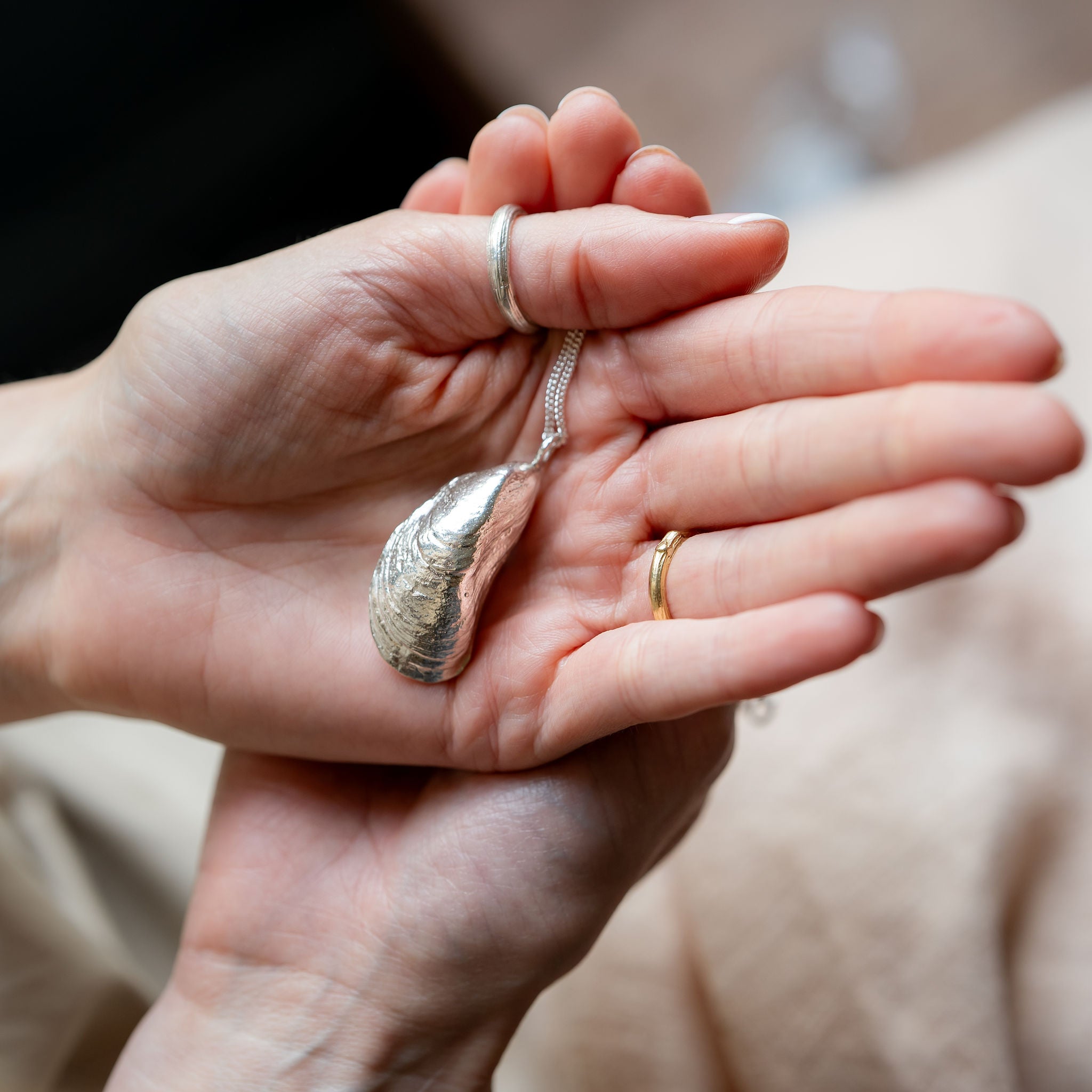 Muscle Shell Ashes Pendant